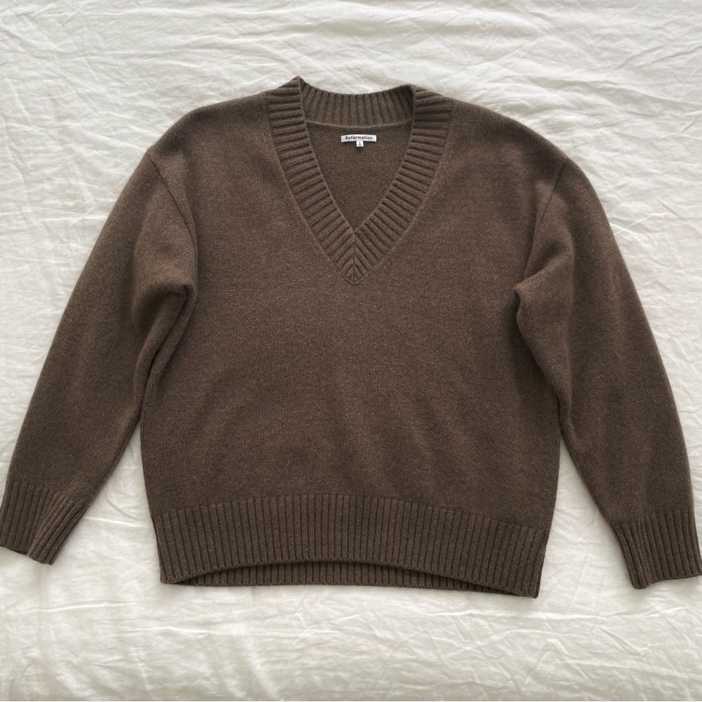 Reformation Jadey Cashmere Oversized V-neck Sweater